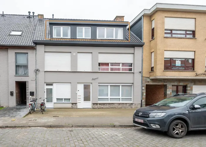 Charming 2 Bedroom Apartment